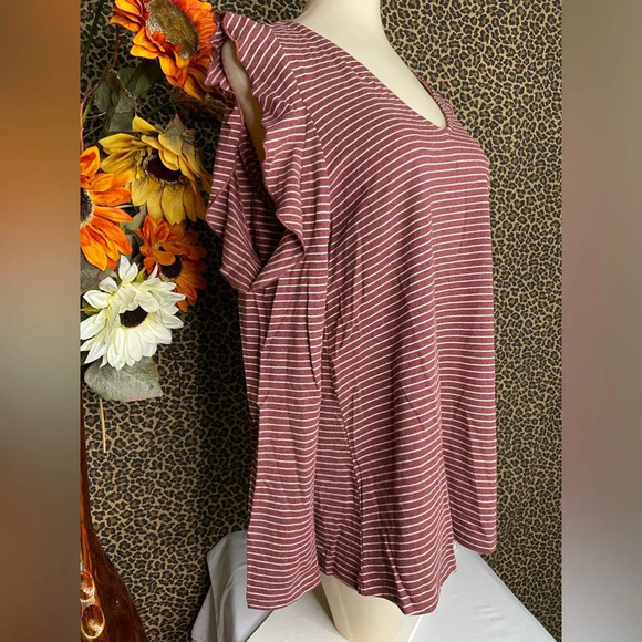 🌴3/$30🌴DOE & RAE Red Bean Striped Long Sleeve Ruffled Cold Shoulder Top NWT - Picture 4 of 10